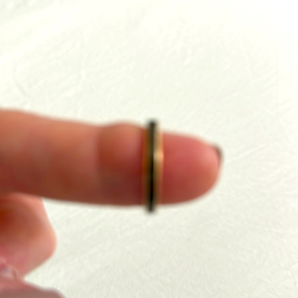(2) 18k yellow gold with black onyx Hidalgo ring bands